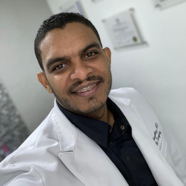 Slider image (4) Dr Carlos Gonzalez